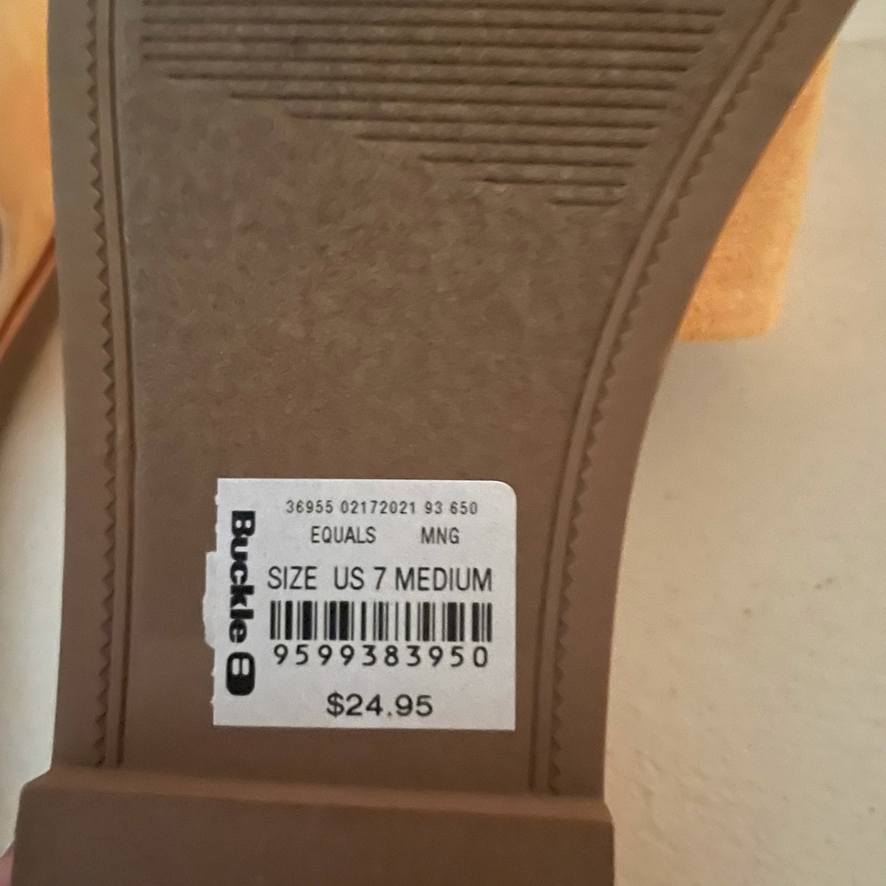 Soda Sandals NWT